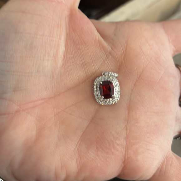 Shiny crystal pendant - ruby color 925 silver - moving - Picture 5 of 5